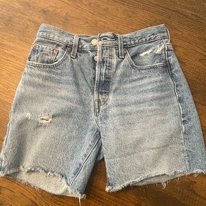 Levi's 501 Shorts in Size 25